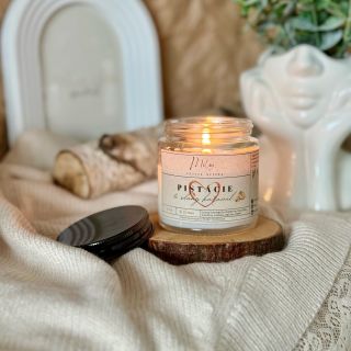 Z klasik jednoznačně vede novinka ✨ Pistácie & slaný karamel 🍮🌰. Vůně je to nádherná, ale nepřipomíná vám něco...